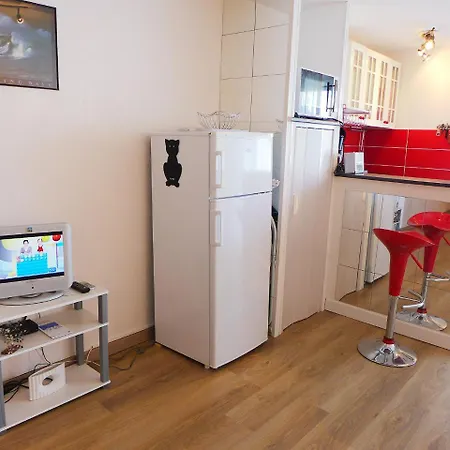 Apartment East Land